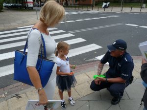 Policjanci ze Śródmieścia i pracownicy BBiZK dbają o bezpieczeństwo dzieci w drodze do szkoły