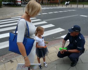 Policjanci ze Śródmieścia i pracownicy BBiZK dbają o bezpieczeństwo dzieci w drodze do szkoły