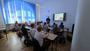 Zajęcia profilaktyczne ze śródmiejskim profilaktykiem i dzielnicowym
