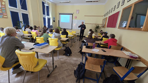 Zajęcia profilaktyczne ze śródmiejskim profilaktykiem i dzielnicową
