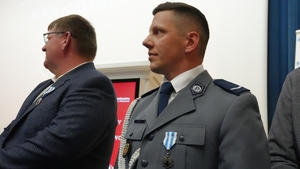 Policjant ze Śródmieścia wyróżniony odznaką od Ministra Zdrowia