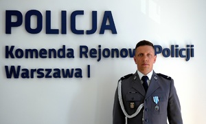 Policjant ze Śródmieścia wyróżniony odznaką od Ministra Zdrowia