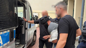 Policjanci zatrzymali podpalacza - wszystko zarejestrowały kamery