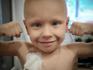 Ośmioletni syn policjanta z Bemowa potrzebuje naszego wsparcia! Czas mamy do listopada!