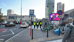 Dzielnicowi ze Śródmieścia wraz ze słuchaczami z Centrum Szkolenia Policji w Legionowie