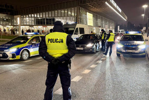 Kolejnych 200 skontrolowanych pojazdów i ponad 100 mandatów – efekty policyjnych działań „Bezpieczne przewozy”