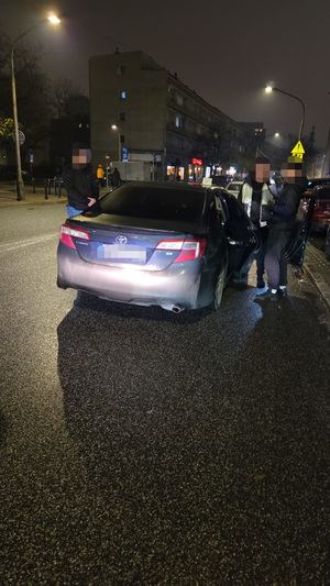 „Podróżowali” po Europie z detektorem urządzeń szpiegowskich i sprzętem hakerskim