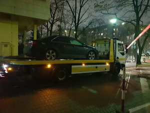 „Podróżowali” po Europie z detektorem urządzeń szpiegowskich i sprzętem hakerskim