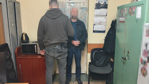 „Podróżowali” po Europie z detektorem urządzeń szpiegowskich i sprzętem hakerskim