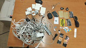 „Podróżowali” po Europie z detektorem urządzeń szpiegowskich i sprzętem hakerskim