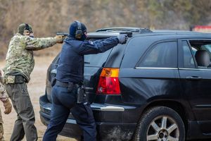 Policjanci ze Śródmieścia szkolą się od kontrterrorystów z SPKP Warszawa