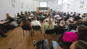 Śródmiejski profilaktyk promuje służbę w Policji