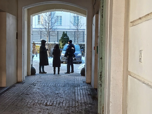 Śródmiejscy policjanci niosą pomoc potrzebującym, w związku z zimowymi mrozami