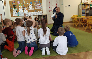 Zajęcia z przedszkolakami o bezpieczeństwie