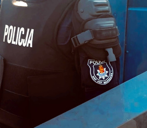 Ćwiczenia policyjne na stadionie