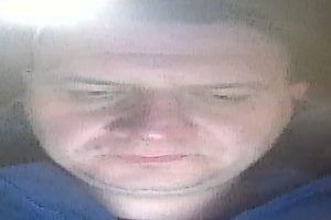 Przywłaszczył pieniądze z wpłatomatu. Wiesz kto to? Zadzwoń!