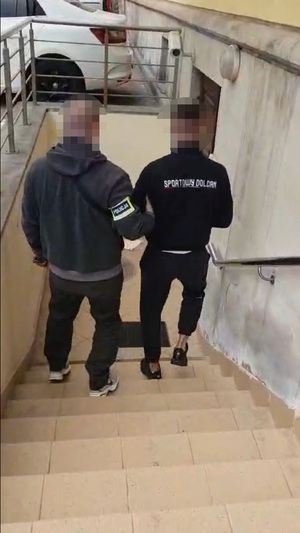 "Naznaczyli" młodego kibica symbolem swojej drużyny - pseudokibice zatrzymani przez śródmiejskich policjantów
