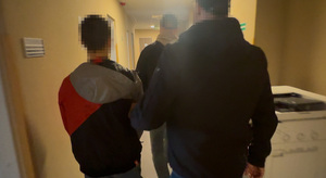 "Naznaczyli" młodego kibica symbolem swojej drużyny - pseudokibice zatrzymani przez śródmiejskich policjantów