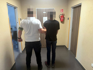 "Przypomina nam pani mamę" - dwóch mężczyzn zatrzymanych za usiłowanie oszustwa seniorki