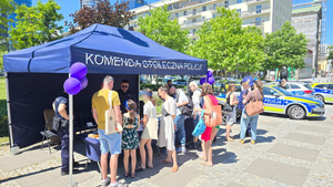 Policjanci z Wilczej na pikniku „Bezpieczne Śródmieście”