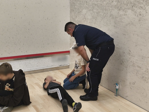 Pierwsza pomoc i bezpieczeństwo, śródmiejscy policjanci biorą udział w akcji ,,Lato w Mieście”