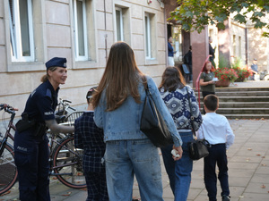 Bezpieczna droga do szkoły ze śródmiejskimi policjantami