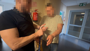 Sprawa wyszła na jaw po 10 latach. 36-latek odpowie za przestępstwa popełnione wobec swojej córki