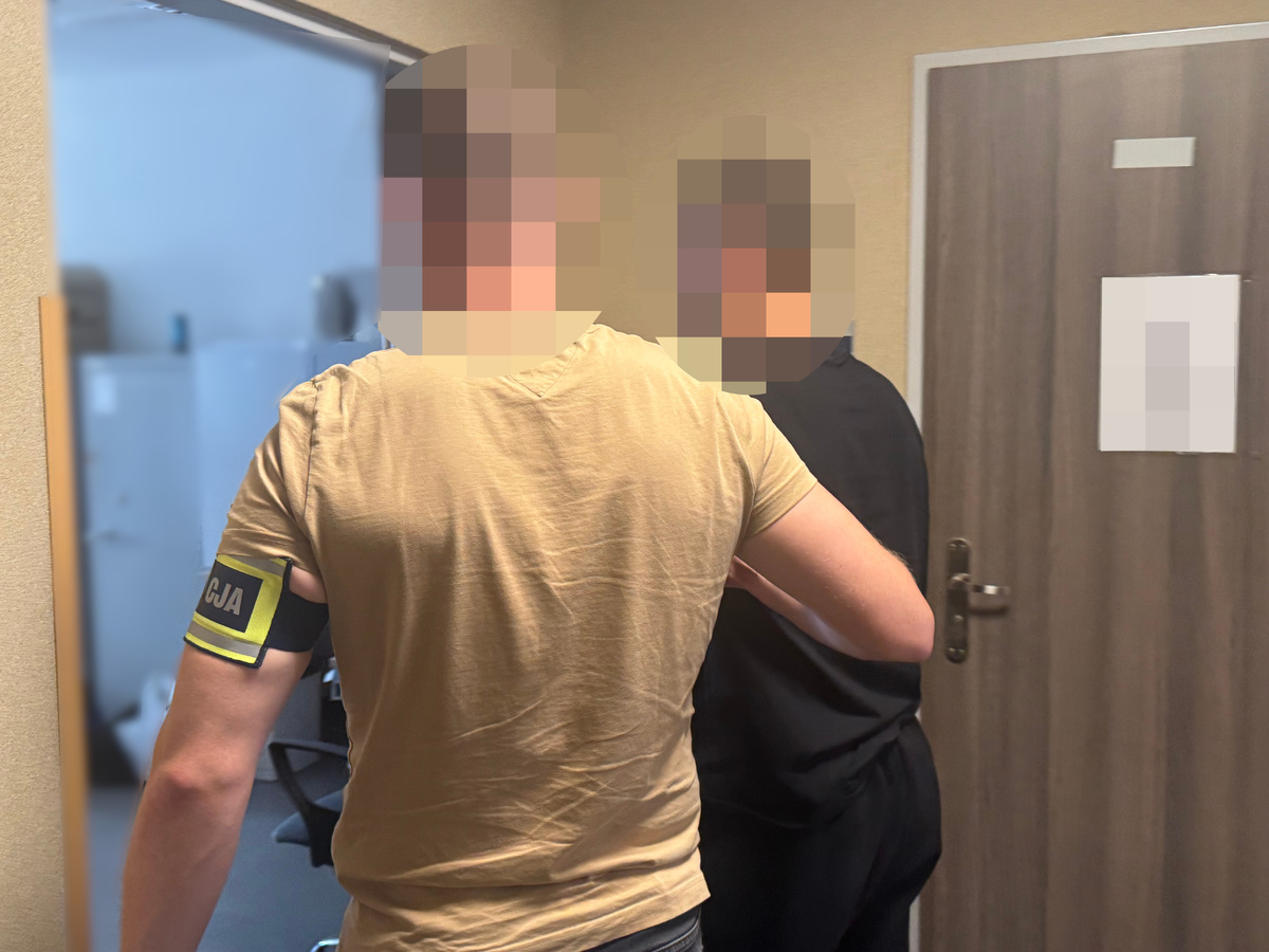 Zatrzymanie poszukiwanego za rozbój i kradzież przez policję ze Śródmieścia