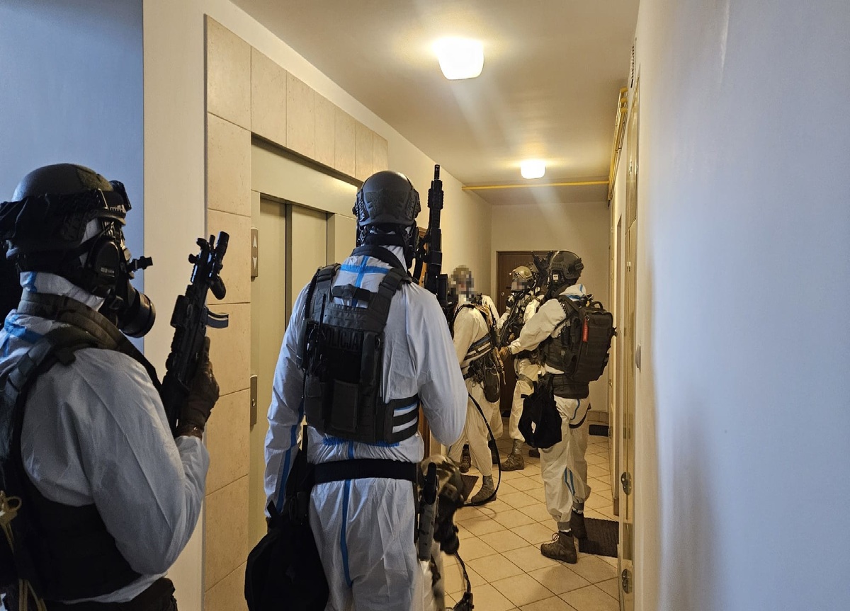 Policjanci z warszawskiego Śródmieścia i CBŚP zlikwidowali laboratorium narkotyku "flakka"